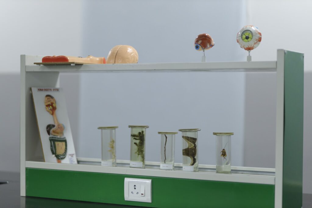SV High School biology lab